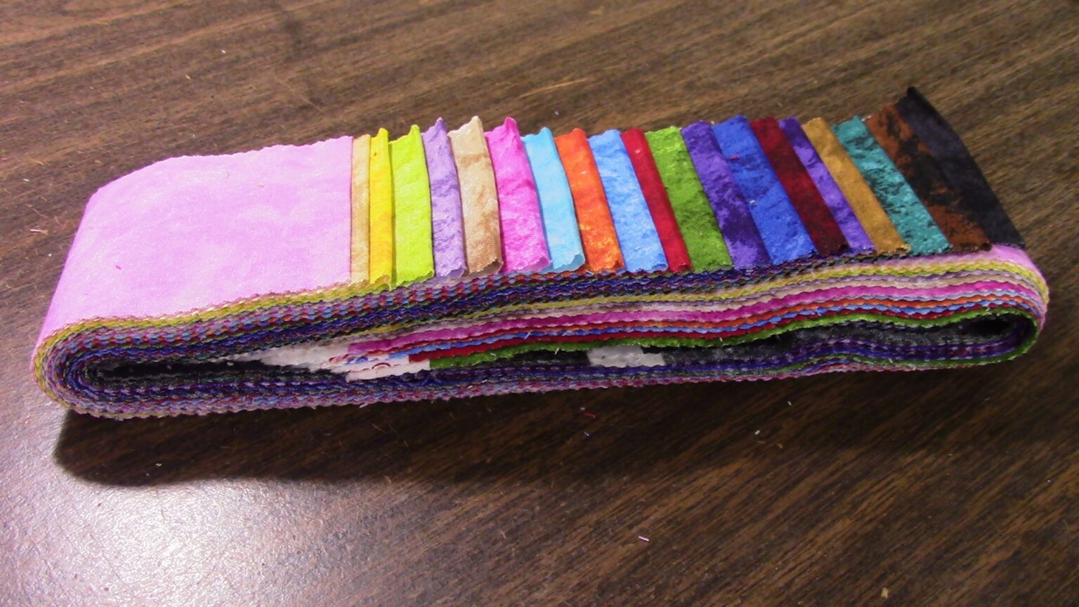 20 Jelly Roll Strips Illusions (3737) « Darlene Michaud