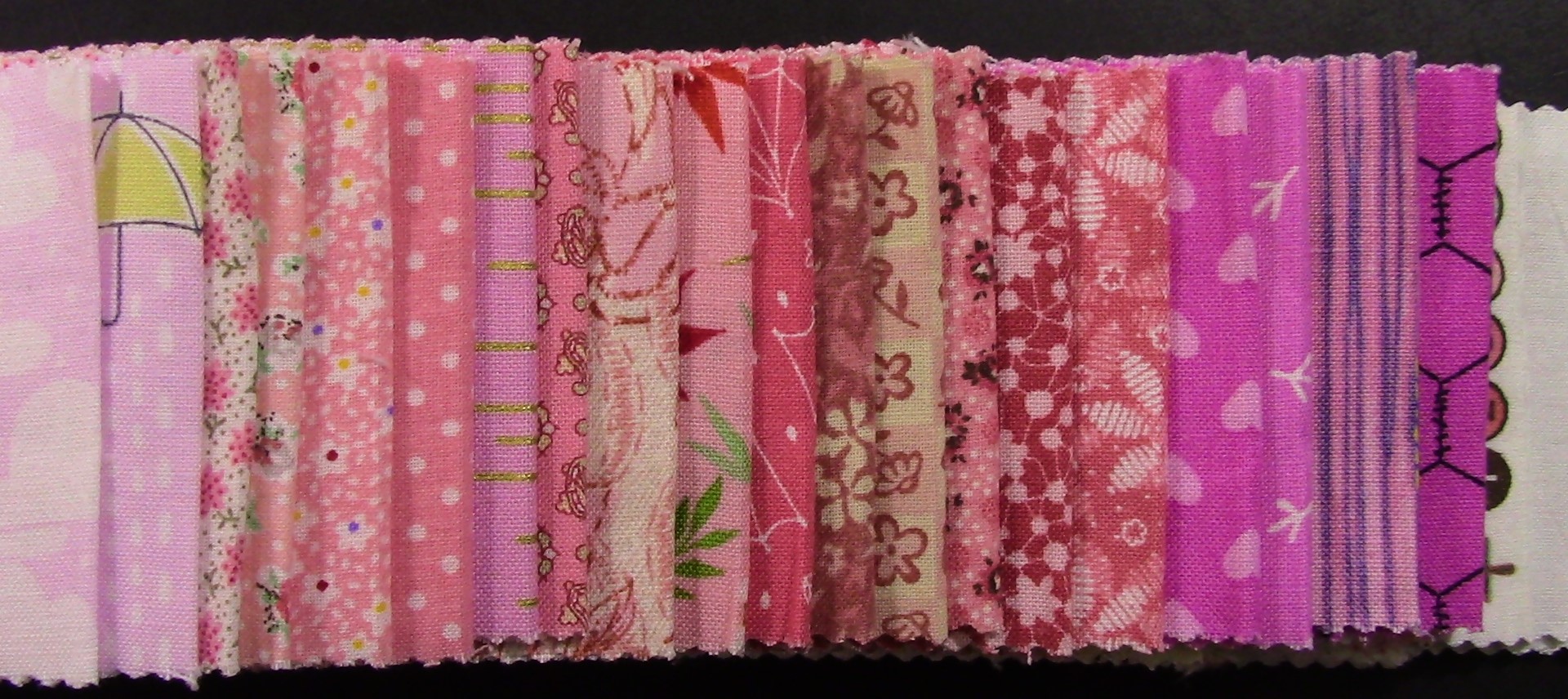 20 Jelly Roll Strips Shades of Pink (4497) « Darlene Michaud